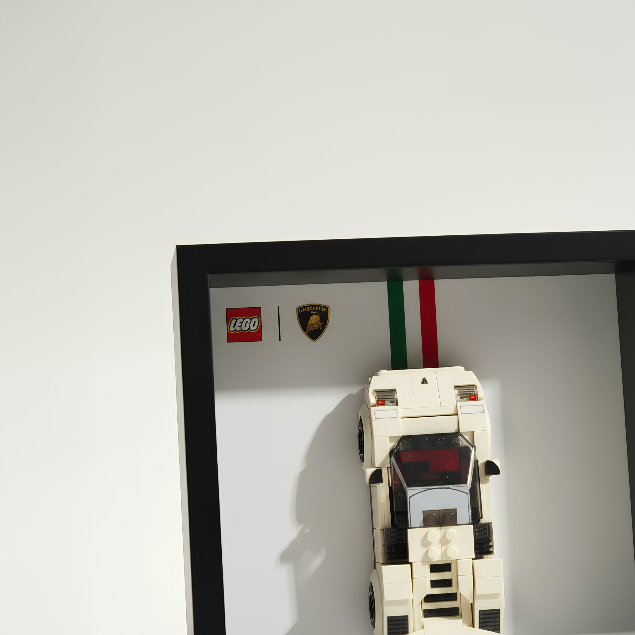 LAMBORGHINI COUNTACH DISPLAY
