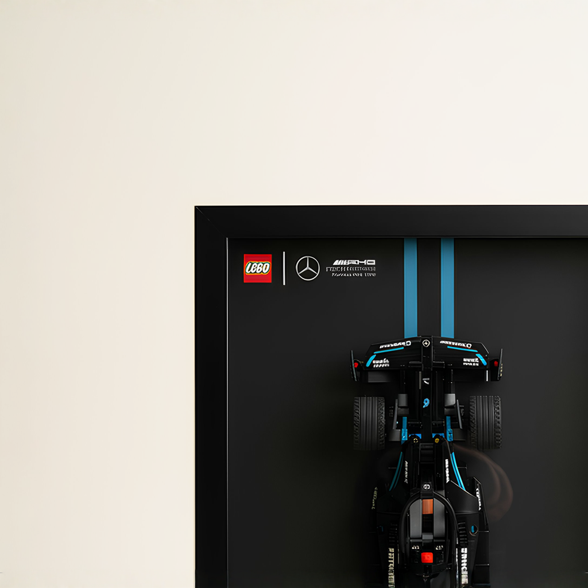 MERCEDES-AMG F1 W14 DISPLAY